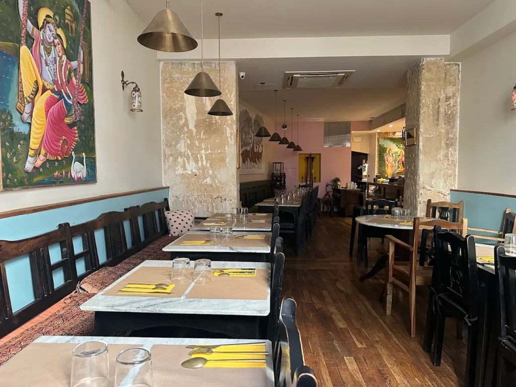 desi road restaurant in paris